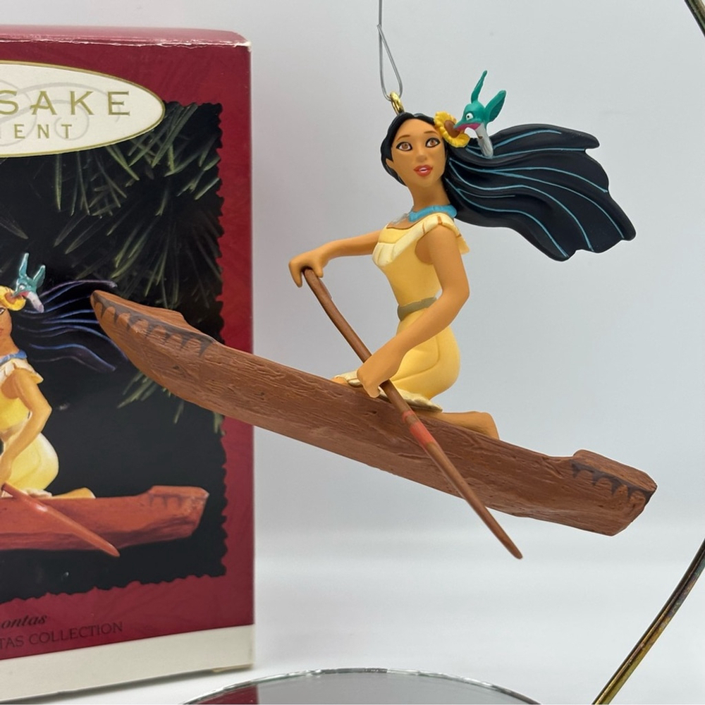 Hallmark Pocahontas Canoe Ornament Resin Figurine with Stand 1995 - Picture 14 of 14